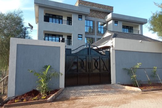 VICTORIAS 4 BEDROOM MAISONETTE ALL ENSUITE TO LET IN UTAWALA-AIRWAYS, NILE COURT ESTATE@ 85,000/=