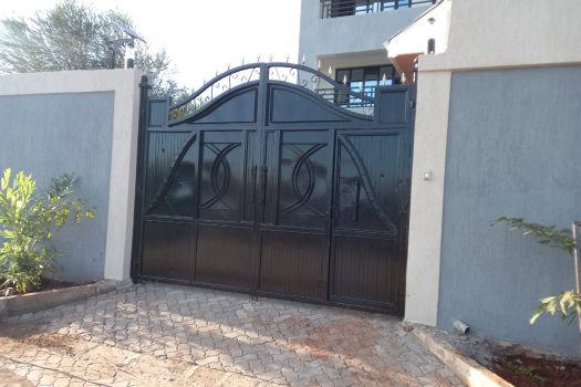 VICTORIAS 4 BEDROOM MAISONETTE ALL ENSUITE TO LET IN UTAWALA-AIRWAYS, NILE COURT ESTATE@ 85,000/=