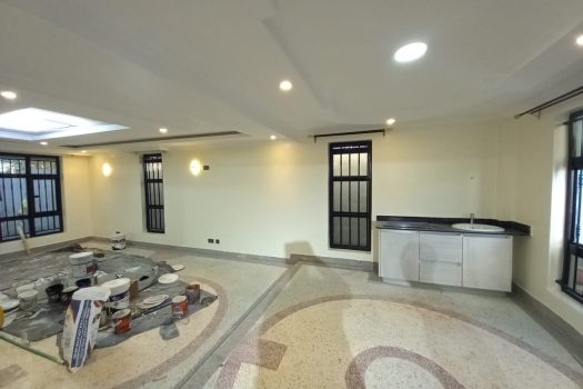 VICTORIAS 4 BEDROOM MAISONETTE ALL ENSUITE TO LET IN UTAWALA-AIRWAYS, NILE COURT ESTATE@ 85,000/=
