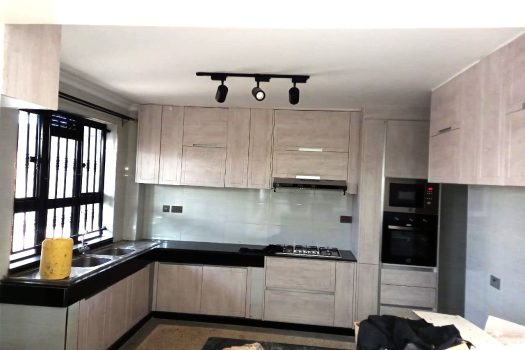 VICTORIAS 4 BEDROOM MAISONETTE ALL ENSUITE TO LET IN UTAWALA-AIRWAYS, NILE COURT ESTATE@ 85,000/=