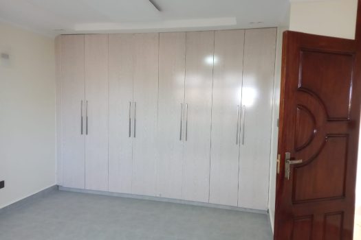 VICTORIAS 4 BEDROOM MAISONETTE ALL ENSUITE TO LET IN UTAWALA-AIRWAYS, NILE COURT ESTATE@ 85,000/=