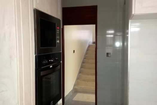 VICTORIAS 4 BEDROOM MAISONETTE ALL ENSUITE TO LET IN UTAWALA-AIRWAYS, NILE COURT ESTATE@ 85,000/=