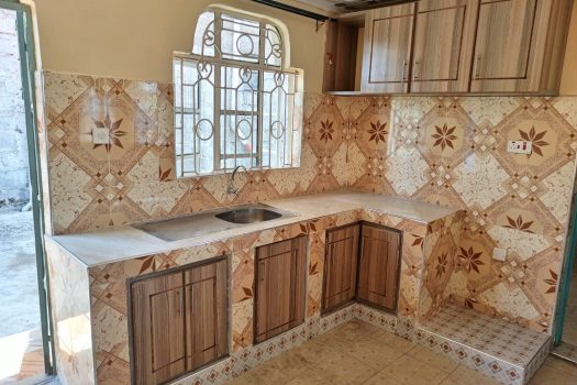 FOR RENT: SPACIOUS 3 BEDROOM – OWN COMPOUND – UTAWALA AIRWAYS (ARUSHA COURT) Price: Kshs. 40,000/month