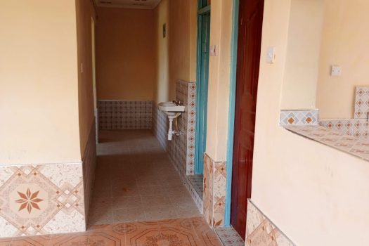FOR RENT: SPACIOUS 3 BEDROOM – OWN COMPOUND – UTAWALA AIRWAYS (ARUSHA COURT) Price: Kshs. 40,000/month