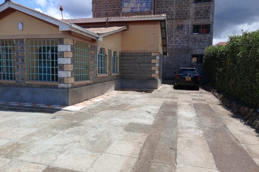 FOR RENT: SPACIOUS 3 BEDROOM – OWN COMPOUND – UTAWALA AIRWAYS (ARUSHA COURT) Price: Kshs. 40,000/month